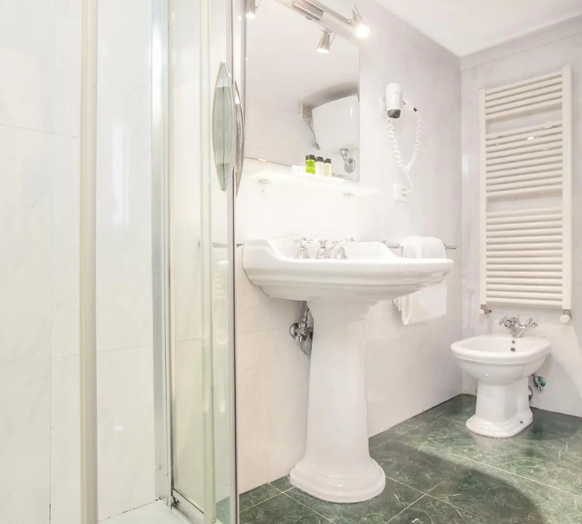 Hotel Bretagna Heritage - Alfieri Collezione Florence 4*,