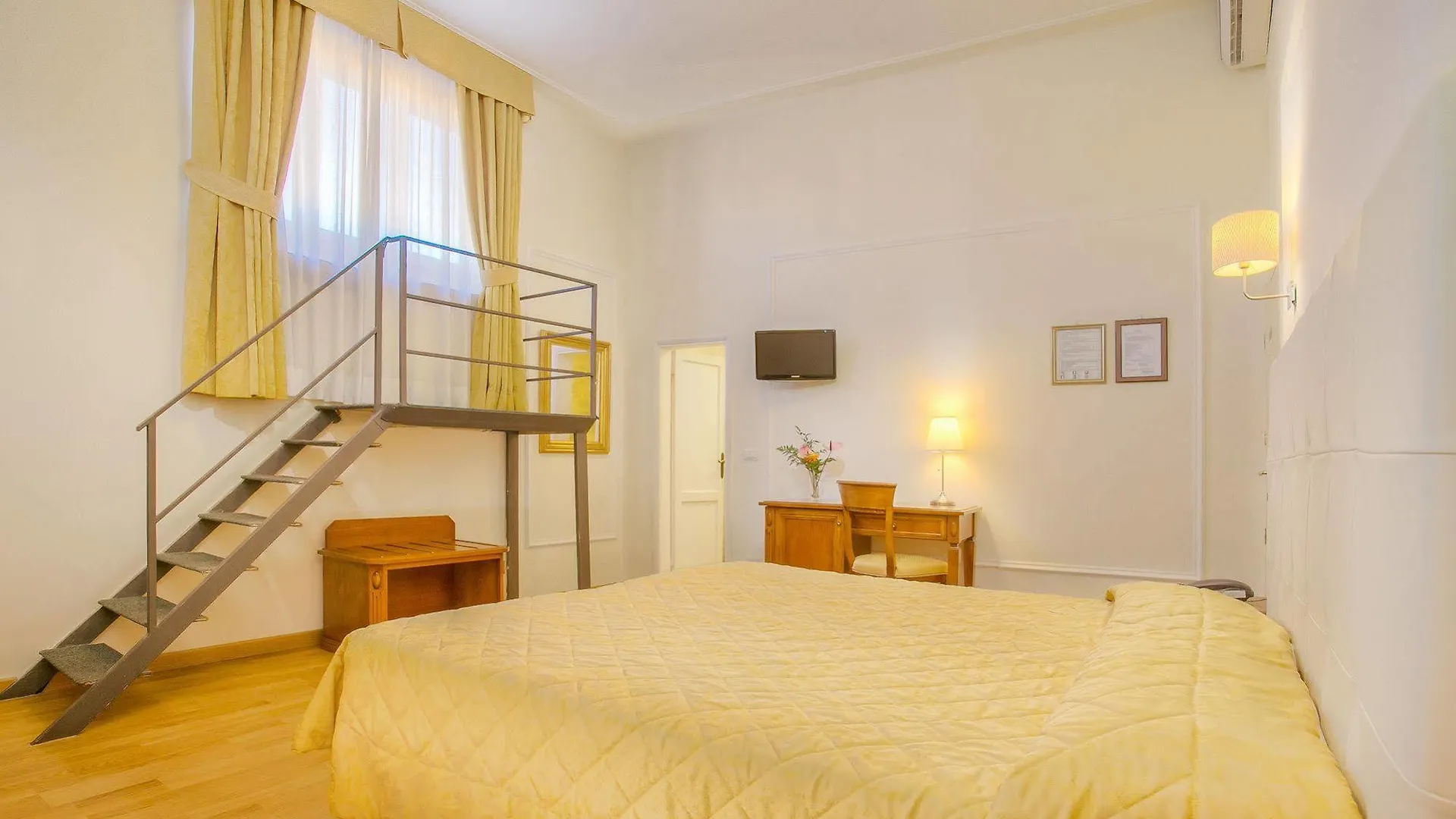 Hotel Bretagna Heritage - Alfieri Collezione Florence